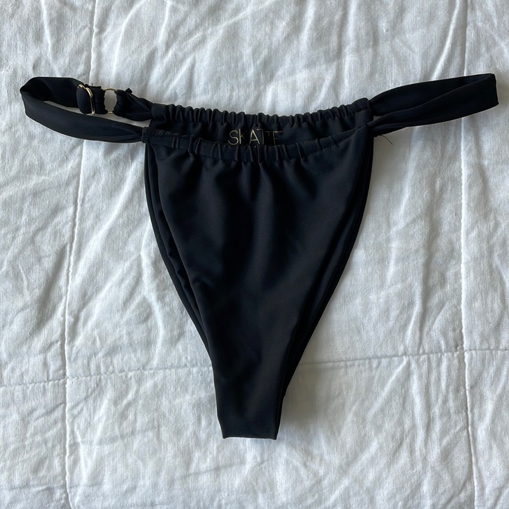 Skatie Swim Black Bottoms size S